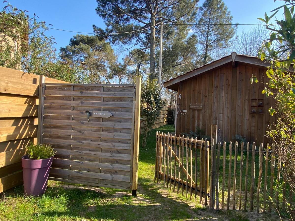 Escale Sous Les Pins Villa Salles  Exterior photo