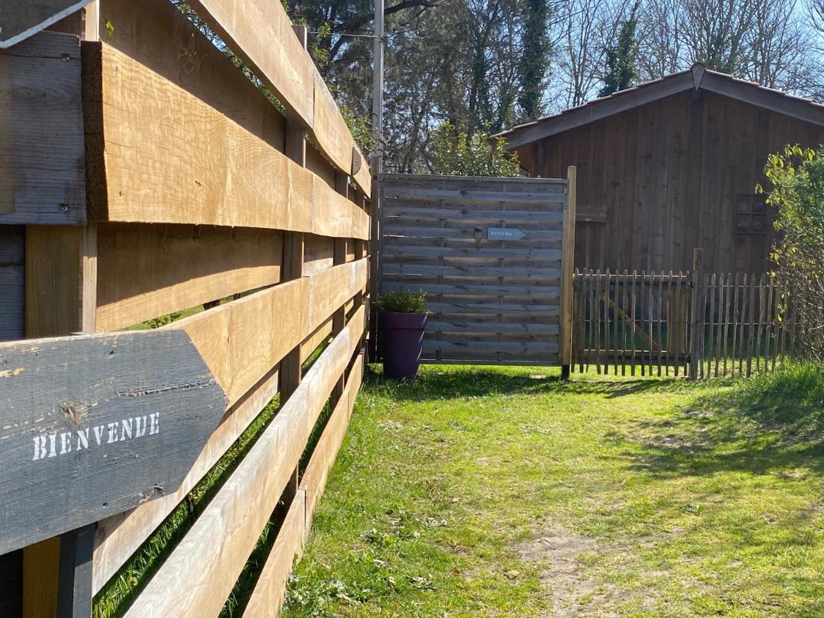 Escale Sous Les Pins Villa Salles  Exterior photo